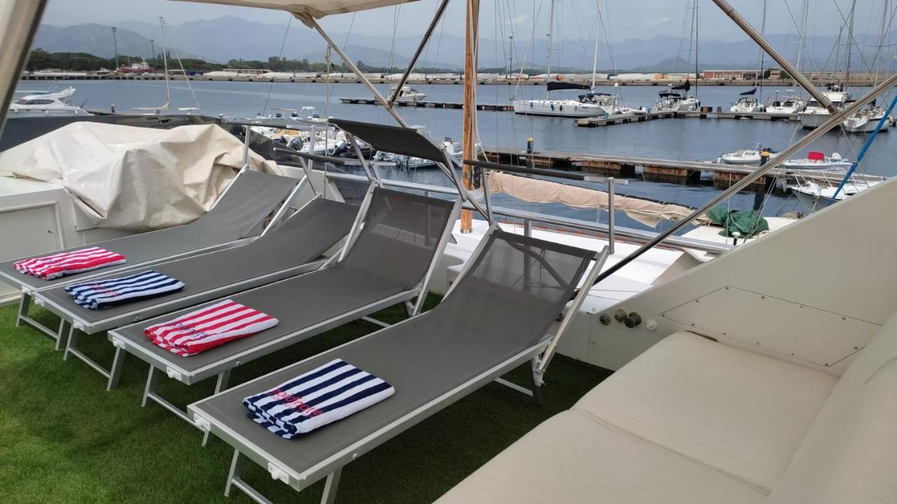Boat & Breakfast Lucretia, Luxury Yacht Hotel Àrbatax Exterior foto
