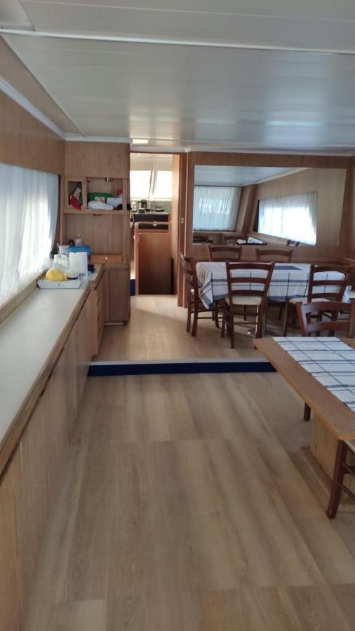 Boat & Breakfast Lucretia, Luxury Yacht Hotel Àrbatax Exterior foto